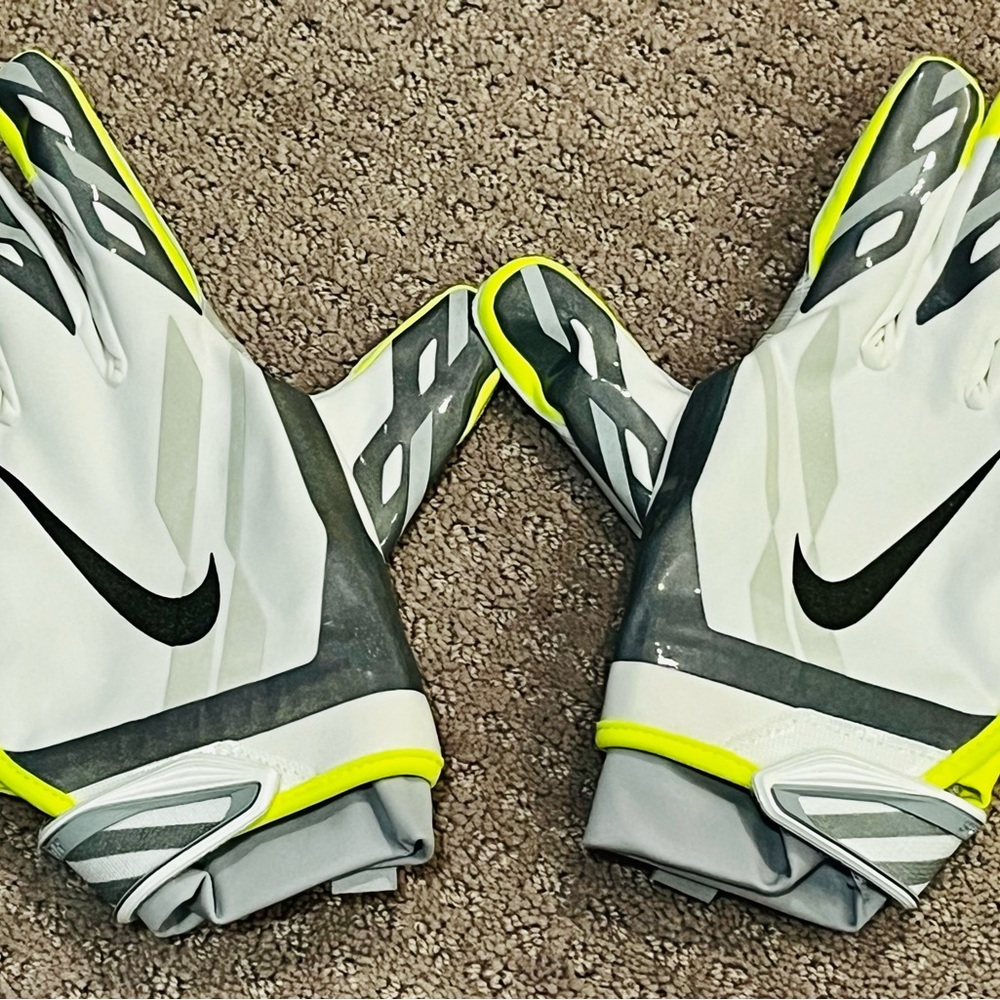 Nike Vapor Shield Dallas Cowboys Player Issued WR/DB/RB Football Gloves w/ Liner